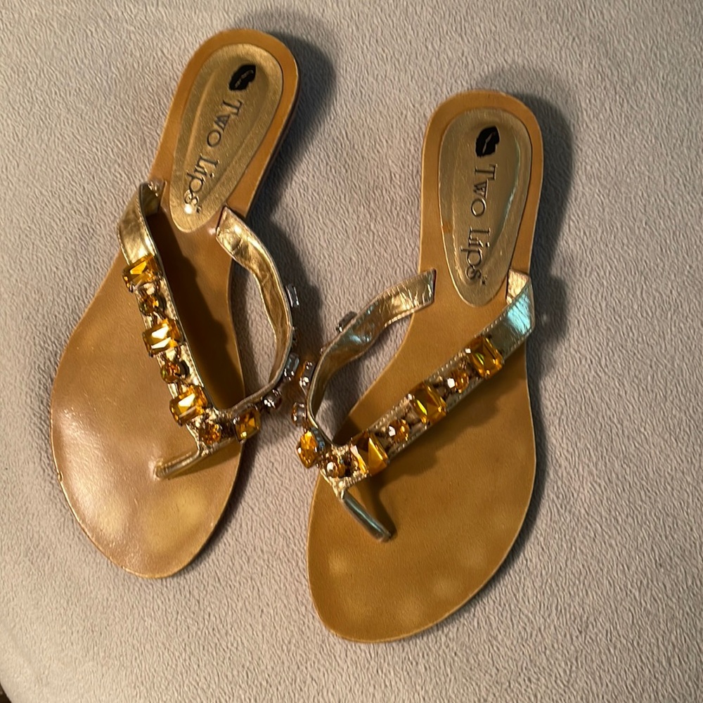 Two Lips dressy flip flops, size 9. Gold, heeled